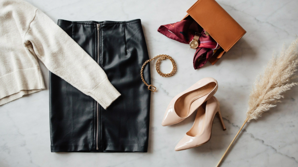 leather skirt